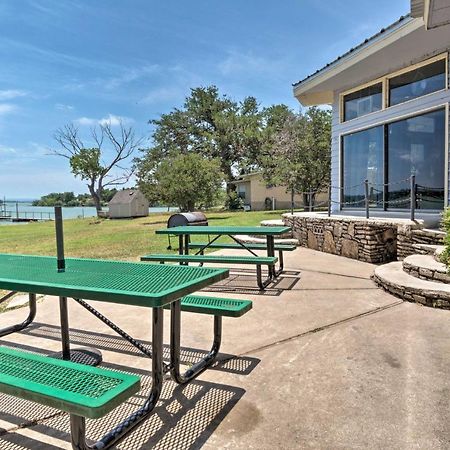 Rustic Lake Buchanan Hideaway With Game Room And Grill Tow Екстериор снимка