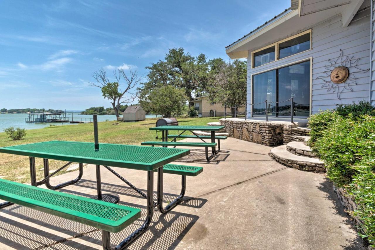 Rustic Lake Buchanan Hideaway With Game Room And Grill Tow Екстериор снимка