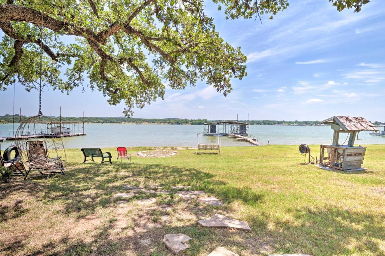 Rustic Lake Buchanan Hideaway With Game Room And Grill Tow Екстериор снимка